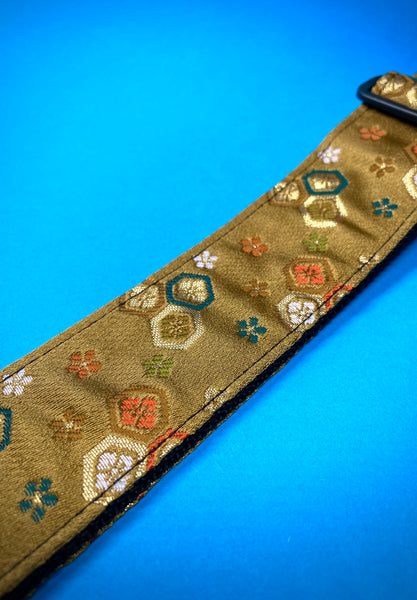 Daiking Nishijin-ori Guitar Strap DGS-NHK60 "Hanabishi Kikko Kin" – Made in Japan