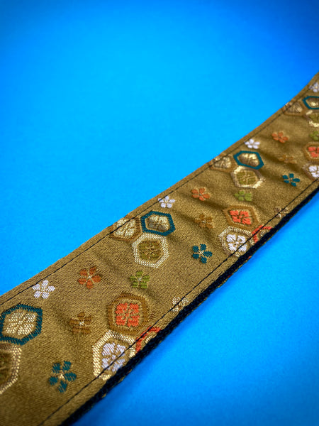 Daiking Nishijin-ori Guitar Strap DGS-NHK60 "Hanabishi Kikko Kin" – Made in Japan